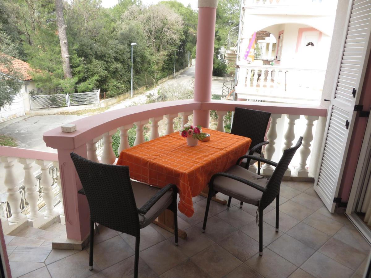 Gardenia Apartments Pakoštane Exterior foto