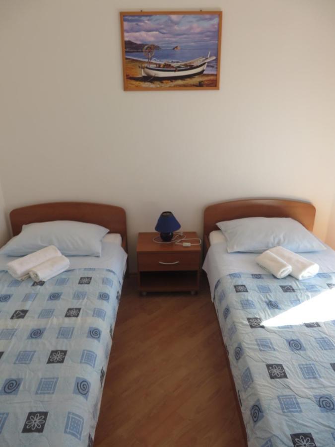 Gardenia Apartments Pakoštane Exterior foto