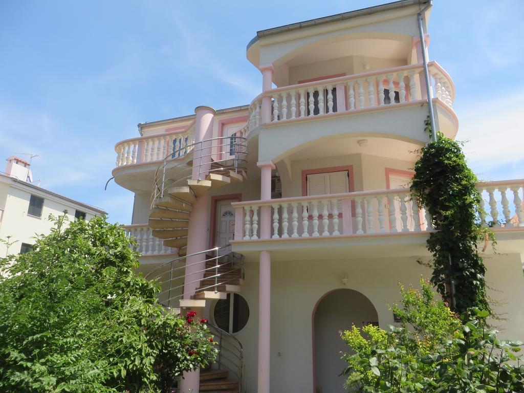 Gardenia Apartments Pakoštane Exterior foto